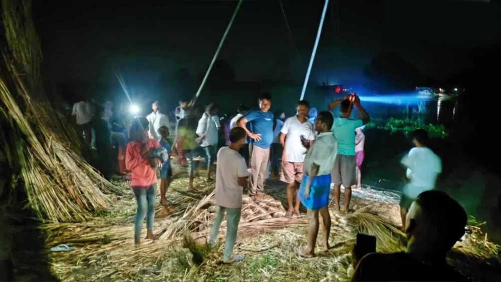 भागलपुर में राघोपुर बांध टूटा, नदी में बने टापू के दबाव से बढ़ा कटाव?