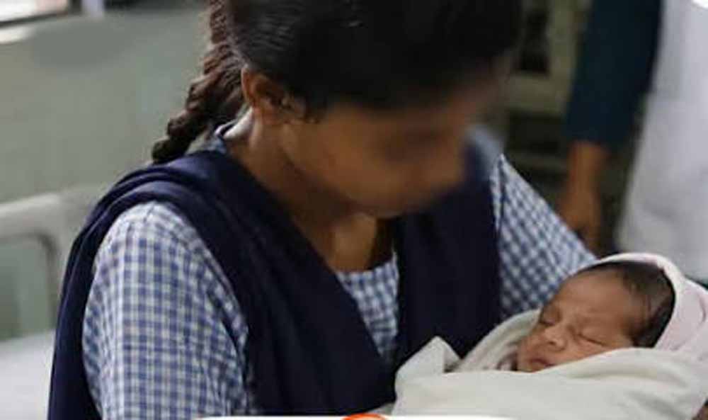 CG के ‘गुरुकुल’ में नाबालिग छात्रा के बच्चे को जन्म देने का मामला, SIT जांच की उठी मांग