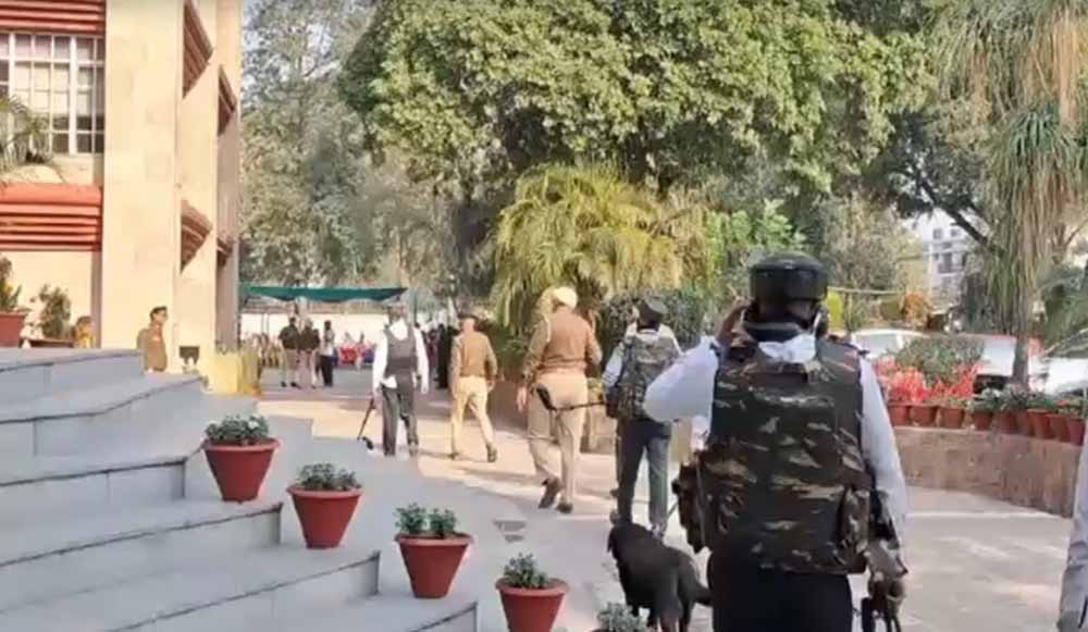 चंडीगढ़ के 4 स्कूलों को बम से उड़ाने की धमकी, पुलिस और डॉग स्क्वाड ने संभाला मोर्चा