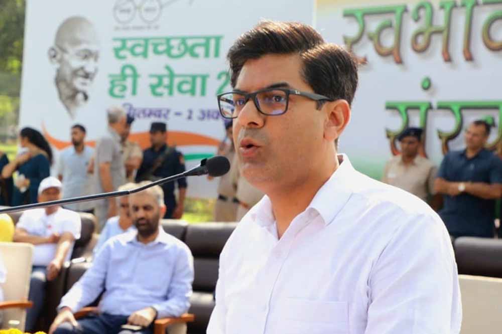 चंडीगढ़ प्रशासक सख्त, निगम कमिश्नर से मांगा जवाब; मेयर की भूमिका पर भी उठे सवाल