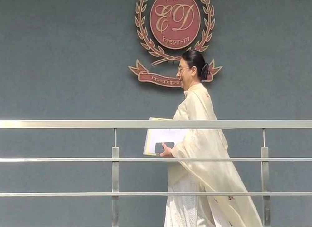 मोहाली आवासीय परियोजना मामले में ED दफ्तर पहुंचीं IAS कंवलप्रीत बराड़