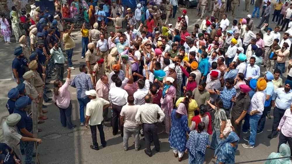 हड़ताल खत्म करने की शर्त पर अड़ी पंजाब सरकार, CM ने मिनिस्टीरियल यूनियन से बैठक की रद्द