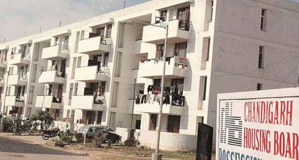 Chandigarh News: 12,752 फ्लैट्स आवंटियों पर बेदखली का खतरा, किस्त बकाया होने से बढ़ी चिंता