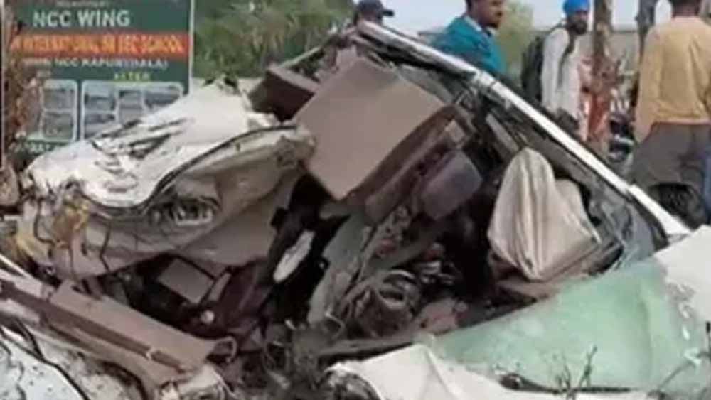 कपूरथला में दर्दनाक सड़क हादसा, पेड़ से टकराई कार, दो की मौत, एक गंभीर घायल