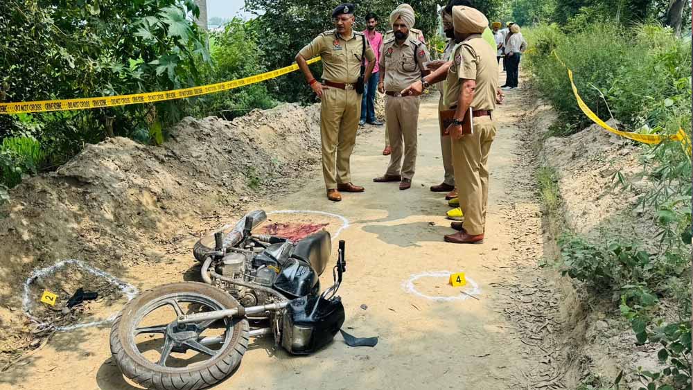 तरनतारन में पुलिस-बदमाश मुठभेड़, वांटेड अपराधी की टांग में लगीं दो गोलियां