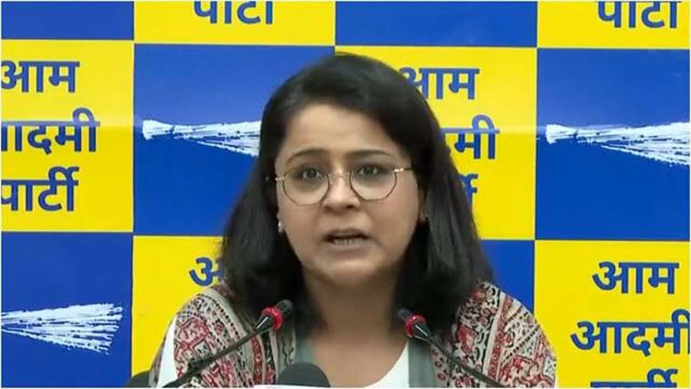 AAP को बड़ा झटका, राष्ट्रीय प्रवक्ता प्रियंका कक्कड़ ने छोड़ी पार्टी; कांग्रेस में हुईं शामिल